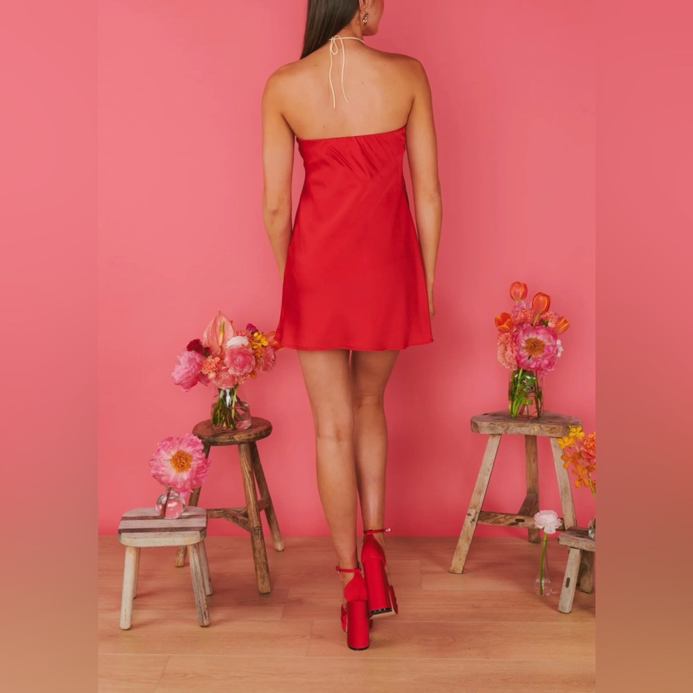 Show Me Your Mumu Taylor Tube Mini Dress in Red Luxe Satin Size Medium NWT - Picture 2 of 12